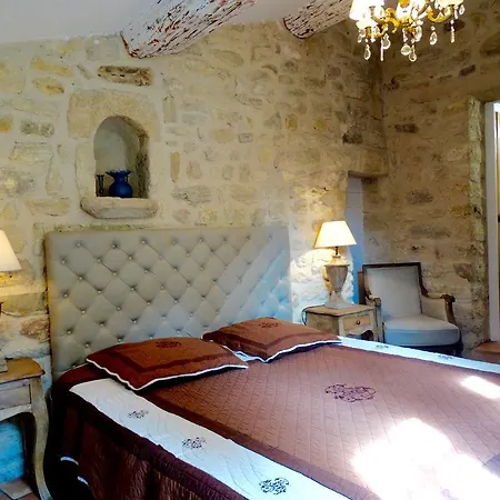 Un Patio En Luberon Ansouis