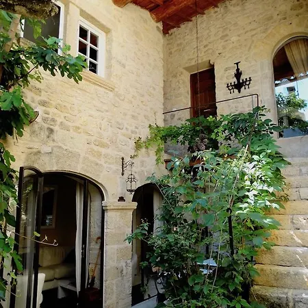 Un Patio En Luberon