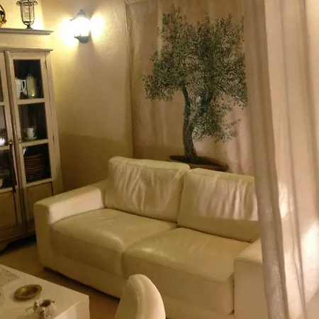 Un Patio En Luberon Ansouis