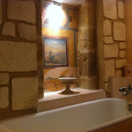 Un Patio En Luberon Ansouis